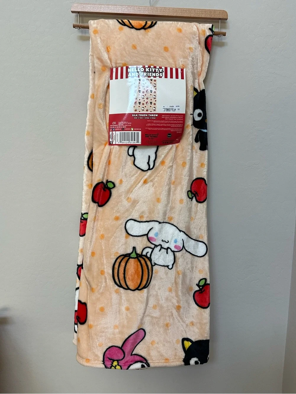 NWT Hello Kitty & Friends Fall Harvest Silk Touch Throw Blanket 50x70 Sanrio